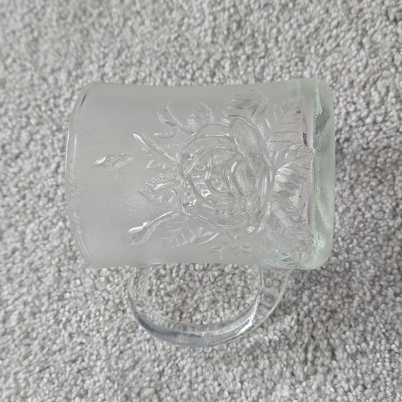 Livia Pasari Crystal Coffee Beverage Mug Clear Embossed Roses - Picture 1 of 5
